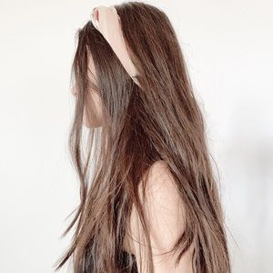 𝑅𝑜𝑦𝑎𝑙 𝐸𝑚𝑏𝑟𝑜𝑖𝑑𝑒𝑟𝑒𝑑 𝑆𝑐𝑎𝑟𝑓